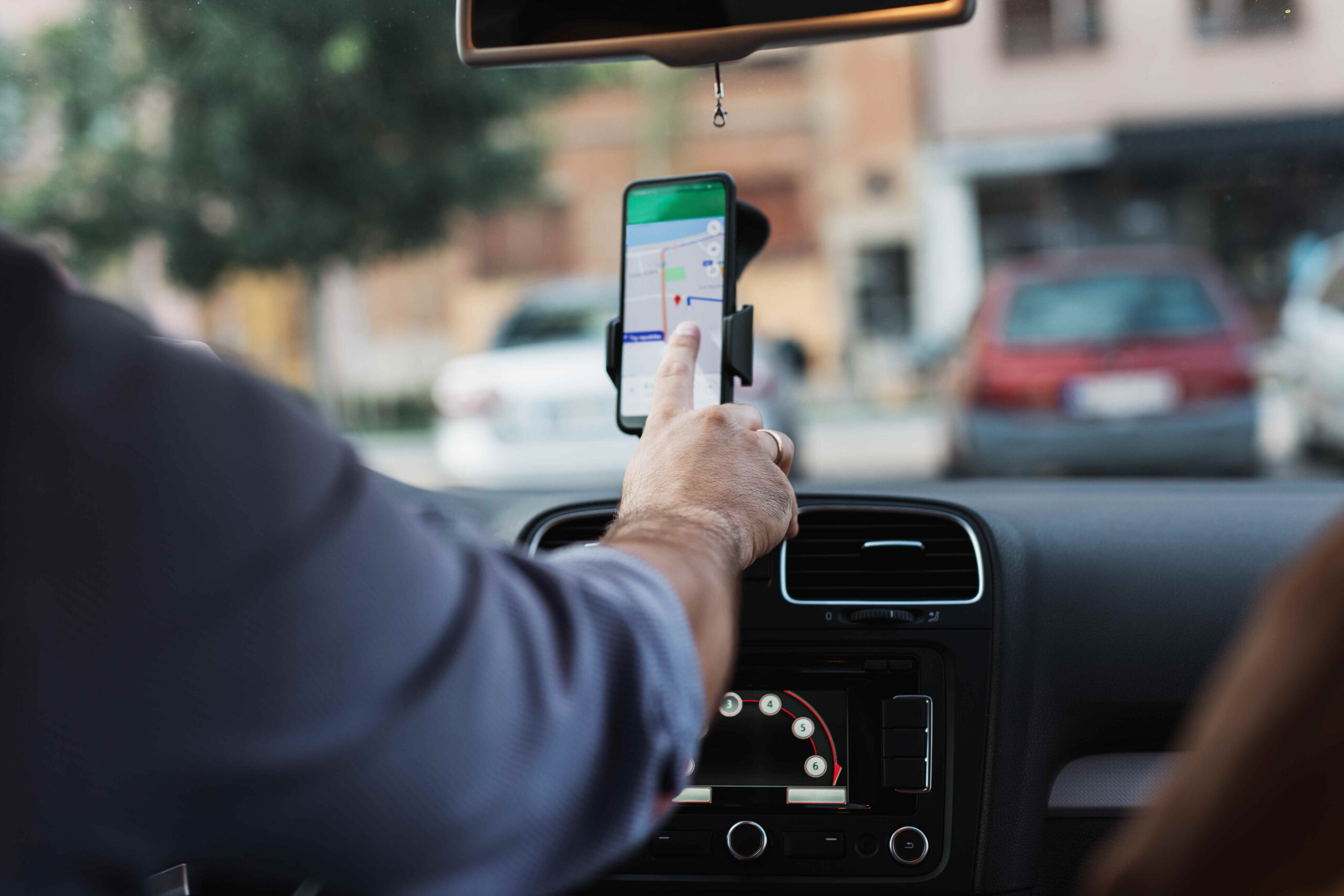 Como o Rastreamento Veicular Pode Garantir Mais Segurança para Motoristas de App